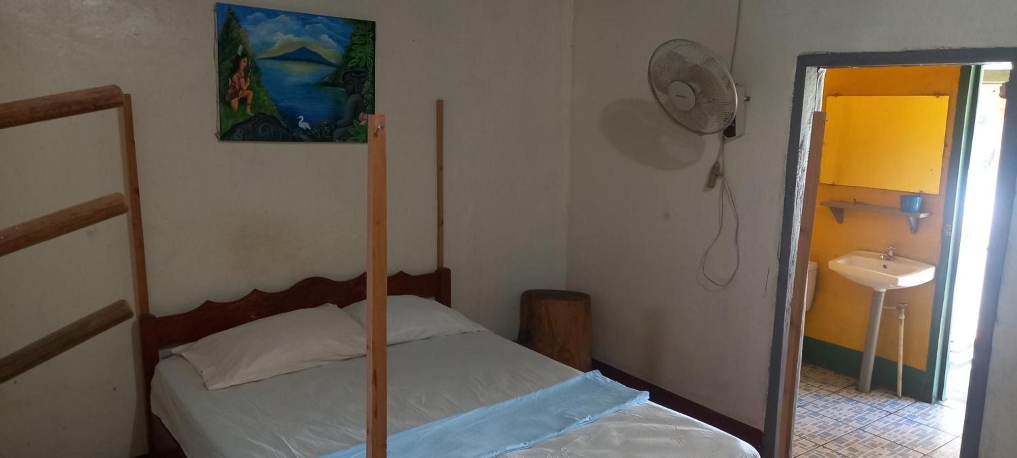 Rocks Beach Balgue Room photo